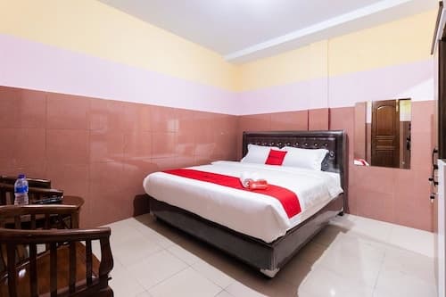 RedDoorz Plus @ Jalan Gatot Subroto Medan