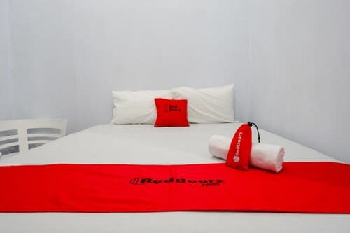 RedDoorz @ Jalan Adiyaksa Panakkukang