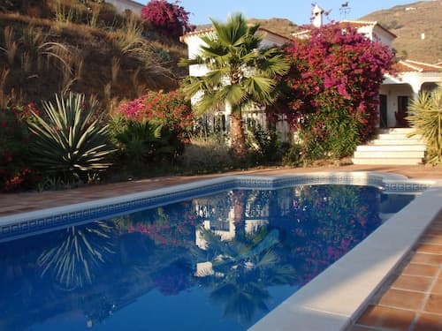 Comfortable Luxury Villa With Private Swimming Pool