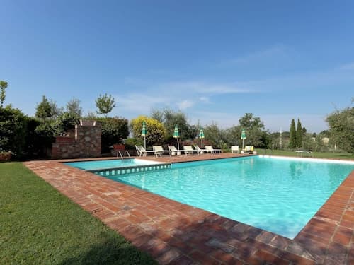 Apartment Near Cortona With Pool and Roman Charm