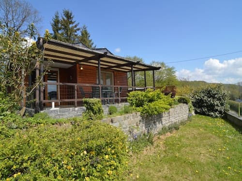 Comfortable Chalet in Petithan With Garden
