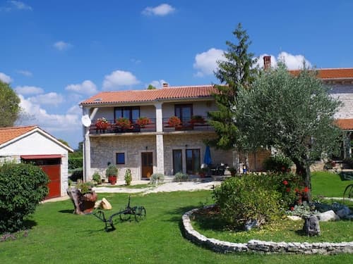 Holiday Home in Sajini With Pool Near Beach