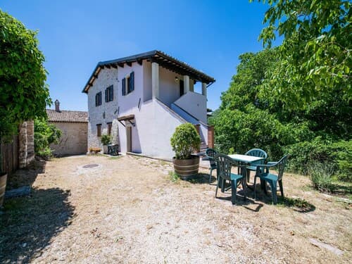 Holiday Home in Sellano With Pool & Sun Terrace