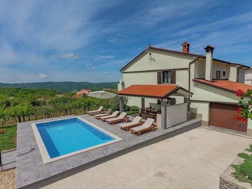 Apartment in Istria With Nature Views
