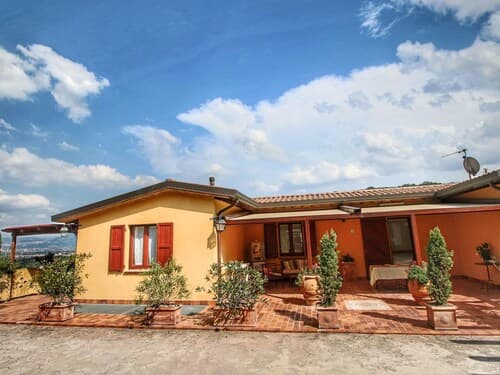 Pet-friendly Cottage With Pool