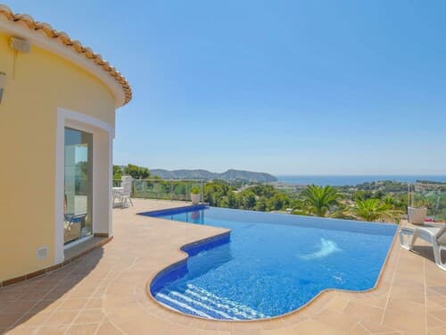 Coastal Villa With Pool