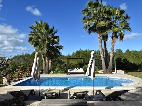 Mansion in San Rafael With Pool & Beach