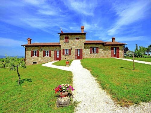 Holiday Home in Tuscany With Pool & Vineyards