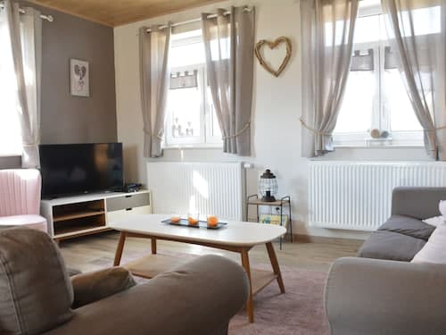 Holiday Home in Hastiere Near Adventure Park