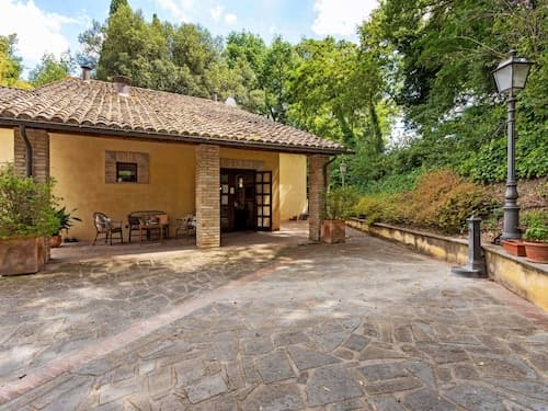 House in Umbria With Pool & Garden Views