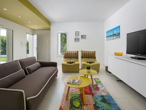 Peaceful Villa in Stanisovi With sea View
