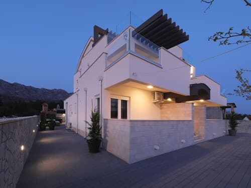 Villa With Heated Pool