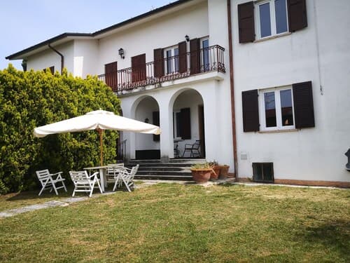 Snug Holiday Home near Lazise & Lake Garda with Olive Garden