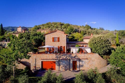 Luxurious Villa in Cortona Tuscany with Hot Tub