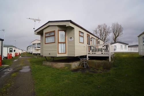 Caravan-sleeps 5-pets Ok-parking-linen Incl