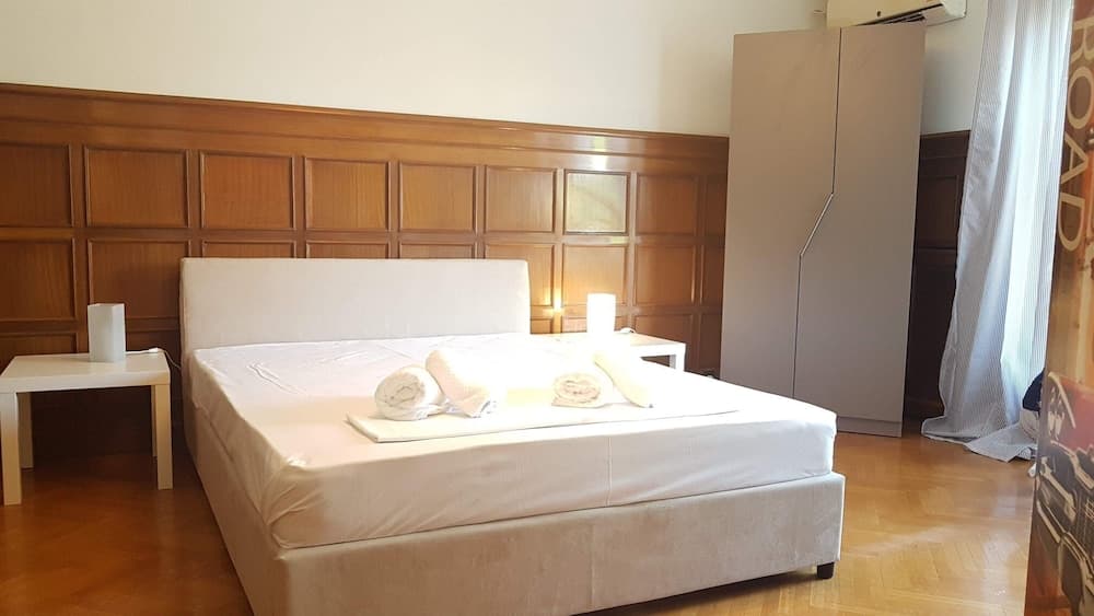 Erra - Violet - Neoclassical - Athens Center,220m²,7 BD,3 BATH