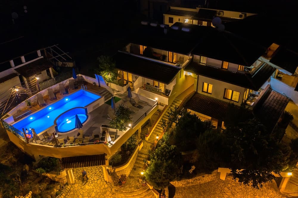 Bivalvia Apartments