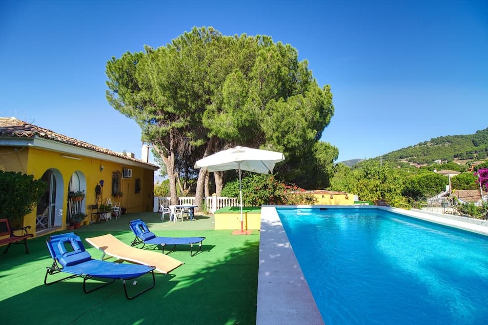 Casa Rural con Piscina Privada en Málaga