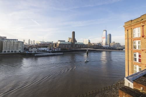 JOIVY Sublime 1 bed flat with Thames view