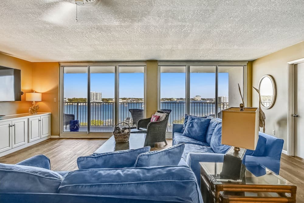 WVT 604 is a Beautiful 3 BR 2 Ba with a Boat Slip by RedAwning