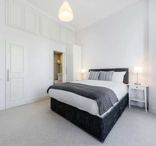 Elegant Earl's Court 2 bed 2 Bath Near Tube