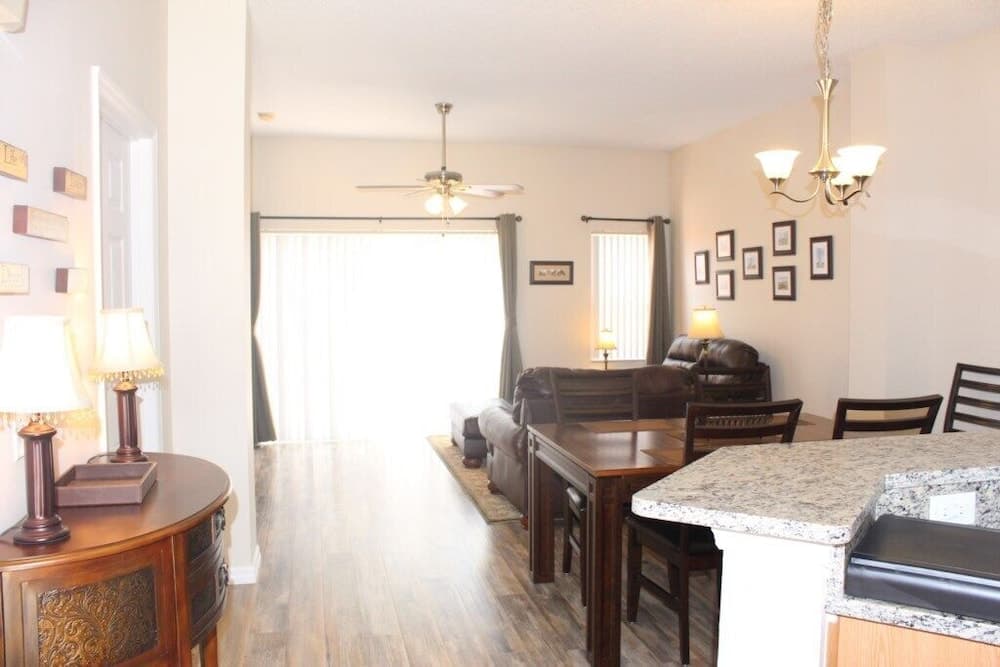 Tv706or 3 Bedroom Townhouse by Redawning