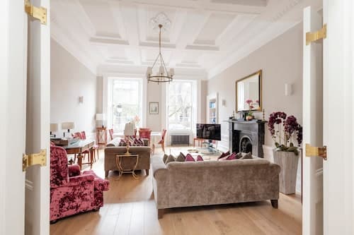 JOIVY Ultra Luxe 3BR home near Princes St