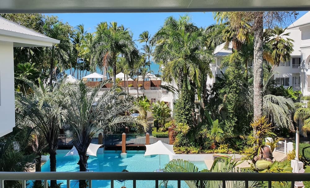 Belle Escapes - Oceanview Suite Alamanda Beachfront Resort "88"