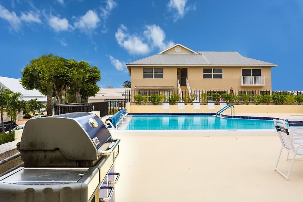 Island Beach Club 304