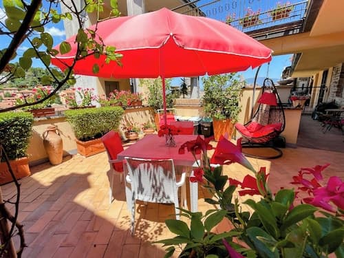 Central Spoleto Apartment With Large Sunny Terrace With Views