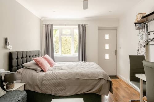Private Self-contained Annex With Wifi & Parking