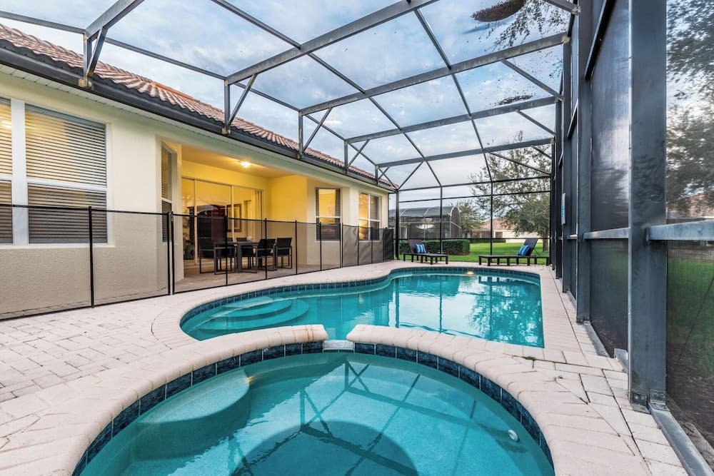Spacious Home W/private Pool/spa & Free Waterpark!