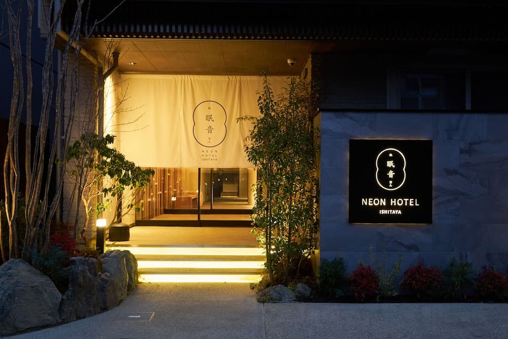 NEON HOTEL
