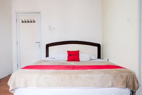 RedDoorz near Kebun Raya Bogor 2