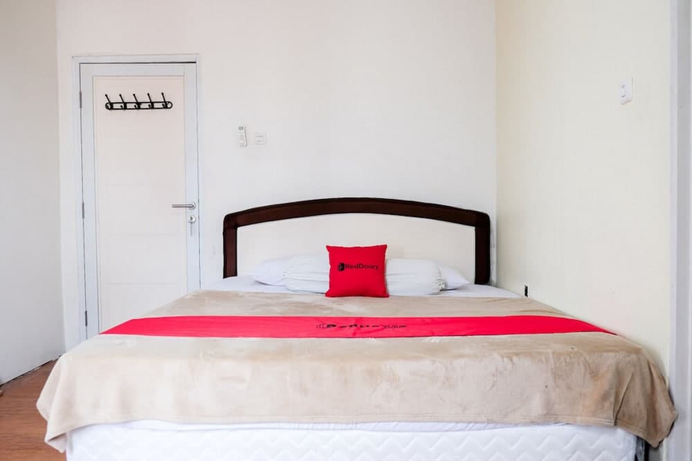 RedDoorz near Kebun Raya Bogor 2