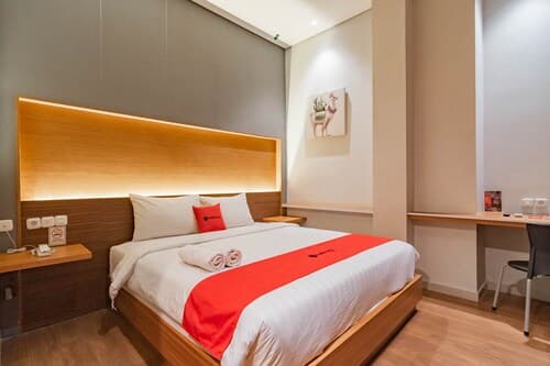 RedDoorz Plus @ Doorman Guest House