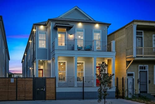 Brand New Condo with Pool - Steps to St Charles Ave
