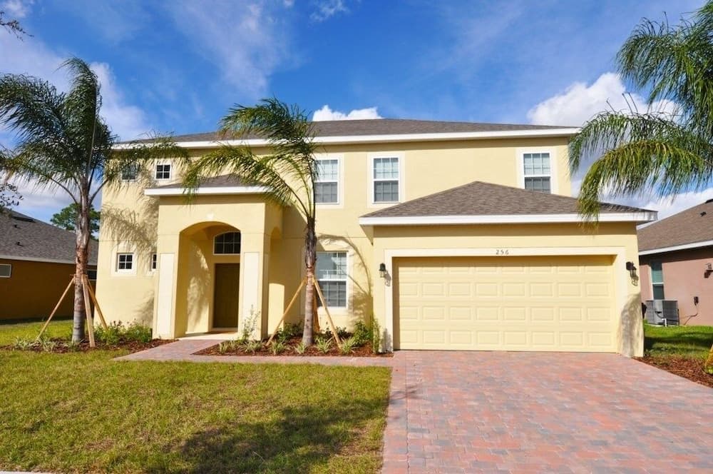 Beautiful Pool/spa & Game Room Near Disney! 5 Bedroom Home by RedAwning