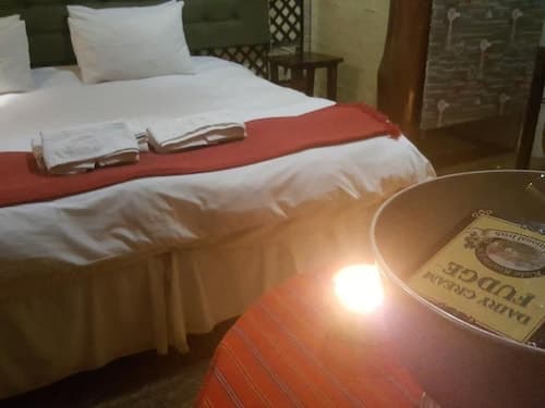 Since 2006 African Silhouette Offers Safe, Tranquil and Highly Recommended Stays