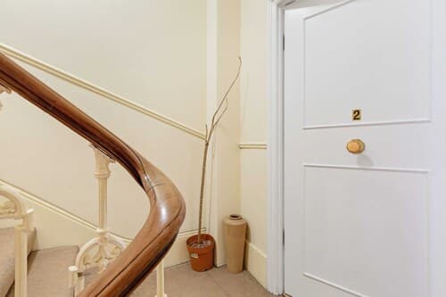 Gorgeous 1 Bedroom in Earl's Court With Vintage Furniture