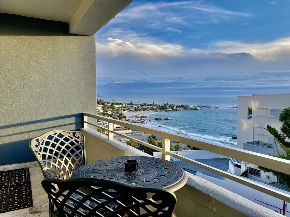 Clifton YOLO Spaces – Clifton Beachfront Executive