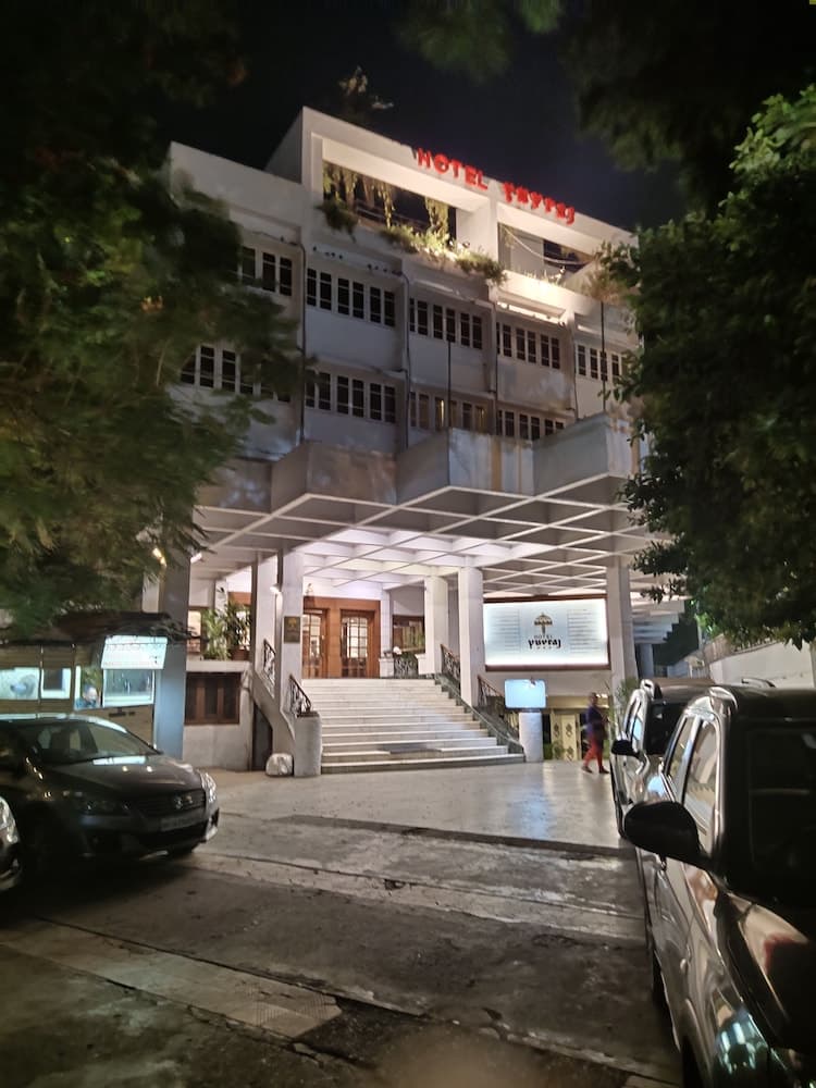 Hotel Yuvraj