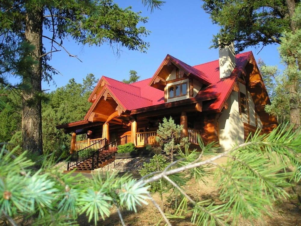Panther Lodge