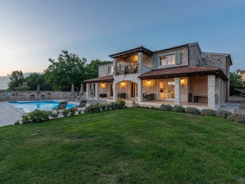 Picturesque Villa in Verteneglio With Pool