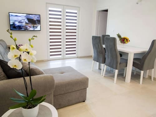 Lavish Apartment in Imotski near Blue Lake