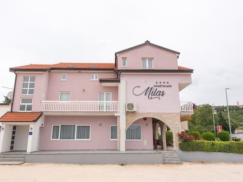 Apartment in Imotski Near Blue Lake