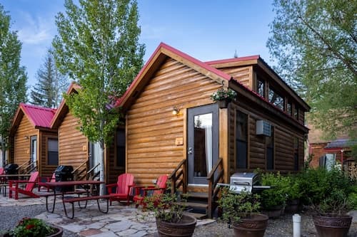 Snake River Cabin Village