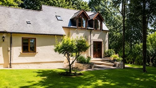 Little Red Rooster Rest and Spa