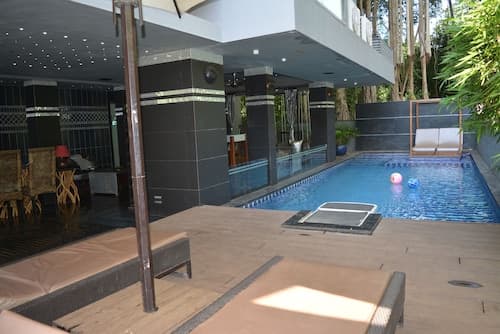 16 Degrees North, Candolim