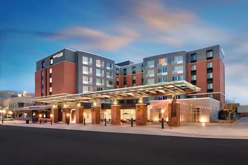 Courtyard by Marriott Lincoln Downtown